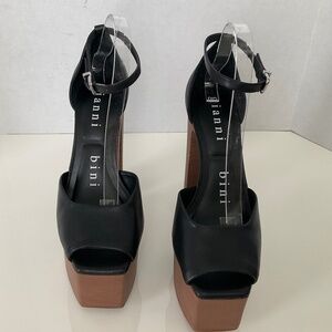 Gianni Bini Fenix Black Leather Peep Toe Woodgrain Platform Pumps NEW 8.5